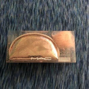 MAC snow ball brush kit mini $92 dollar value